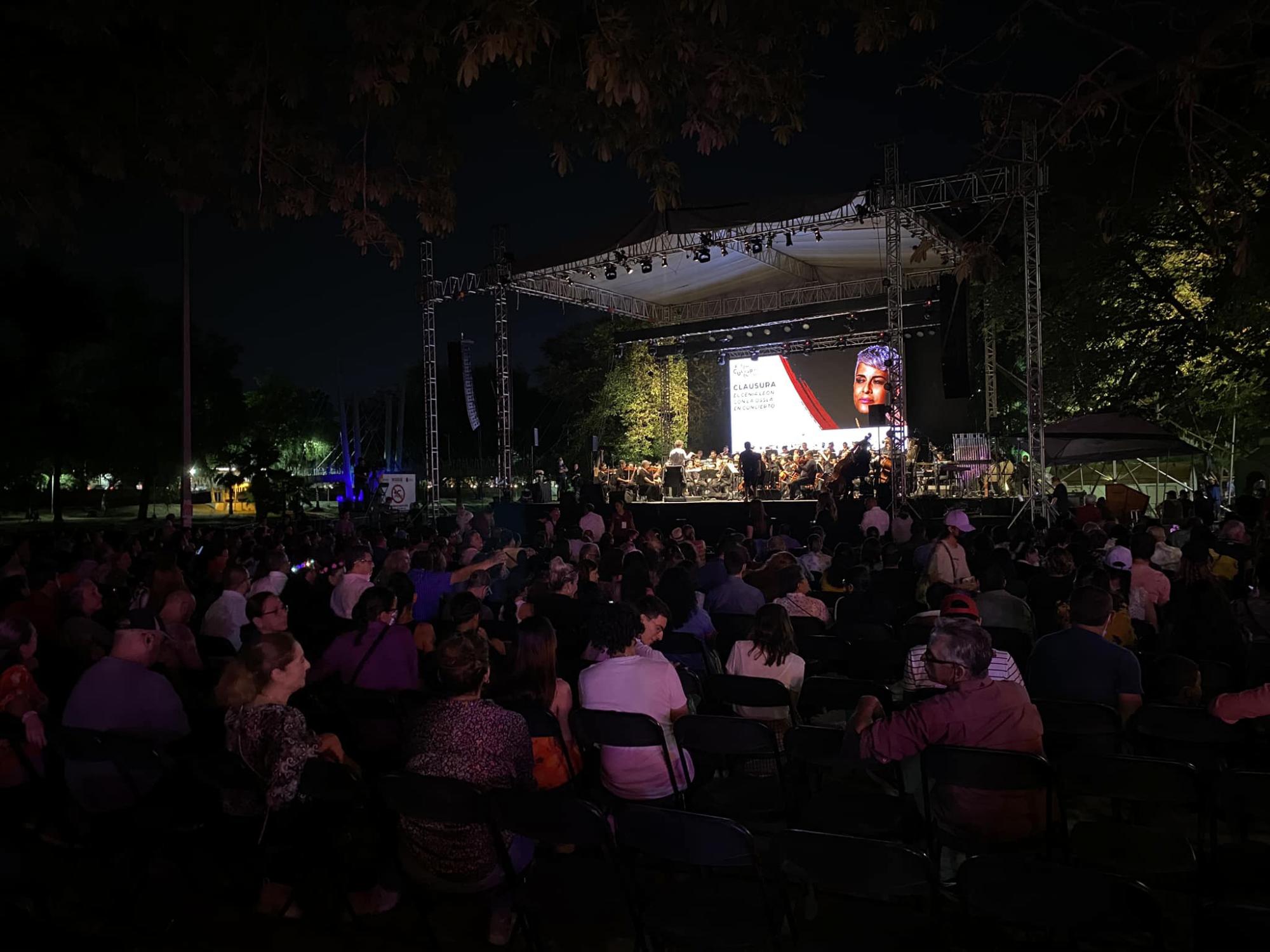 $!El Parque Las Riberas fue el lugar al que arribaron los culiacanenses para disfrutar del concierto.