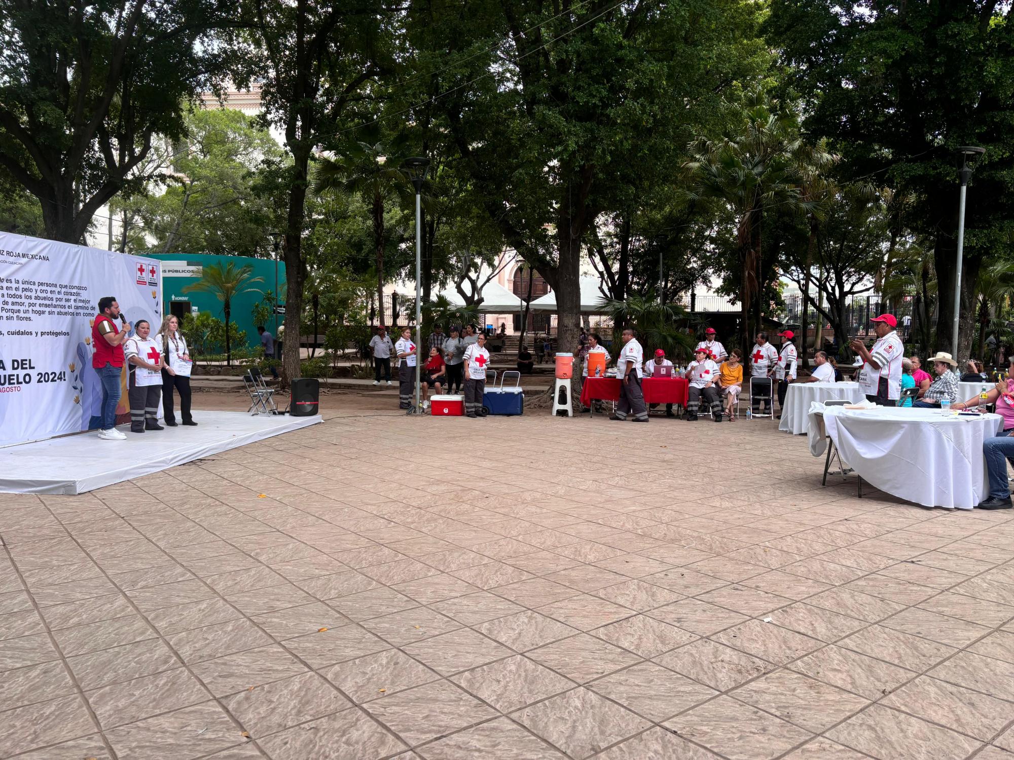 $!Una mañana de alegría y diversión: Cruz Roja Culiacán organiza festejo por el Día del Abuelo