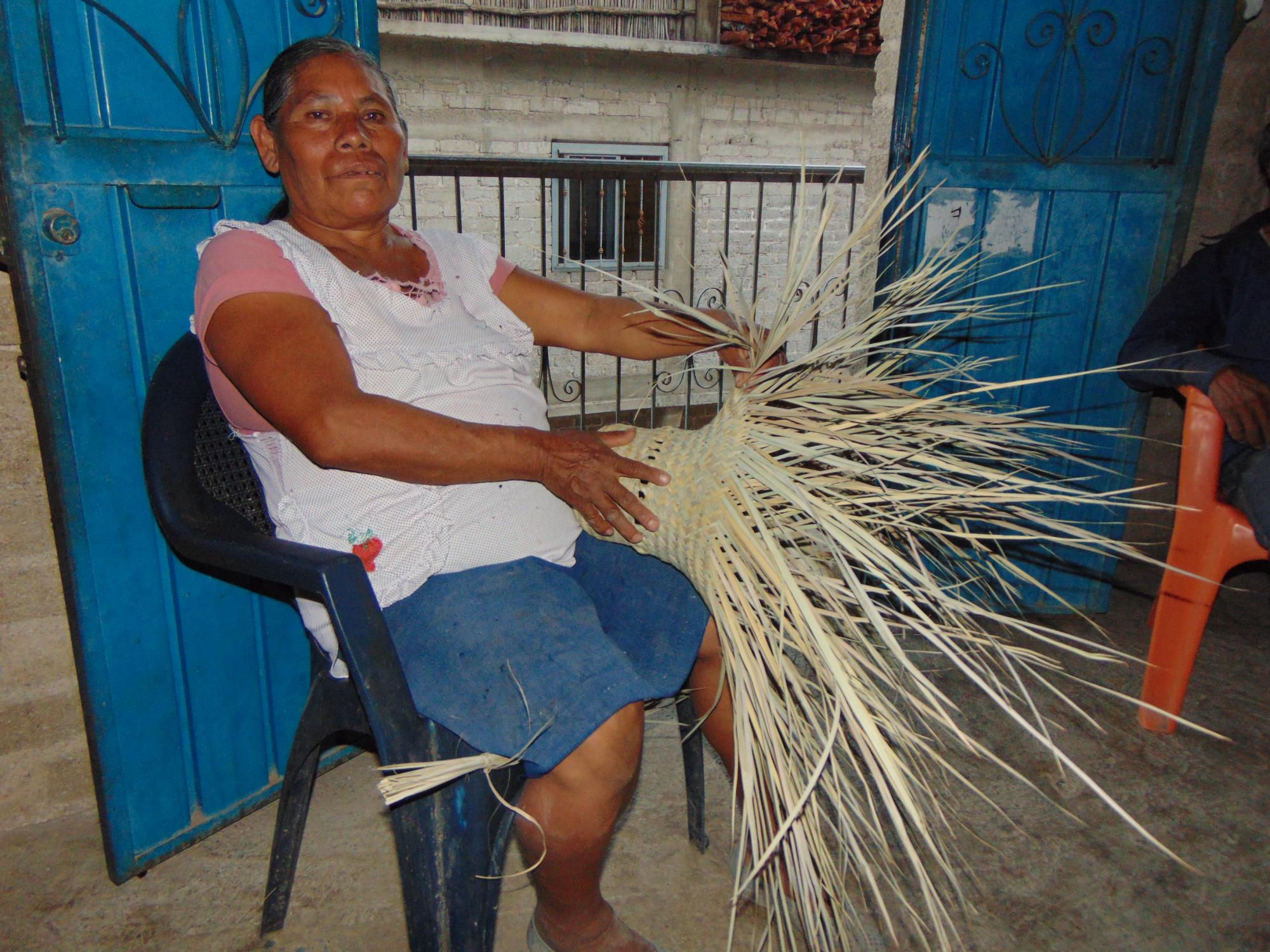 $!‘Prácticamente nos esclavizó’: mujeres migrantes agrícolas hacen frente a injusticias