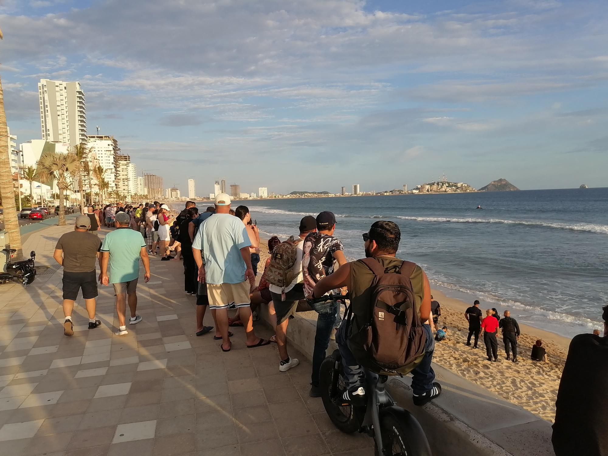 $!Desaparece menor originario de Puebla en playas de Mazatlán