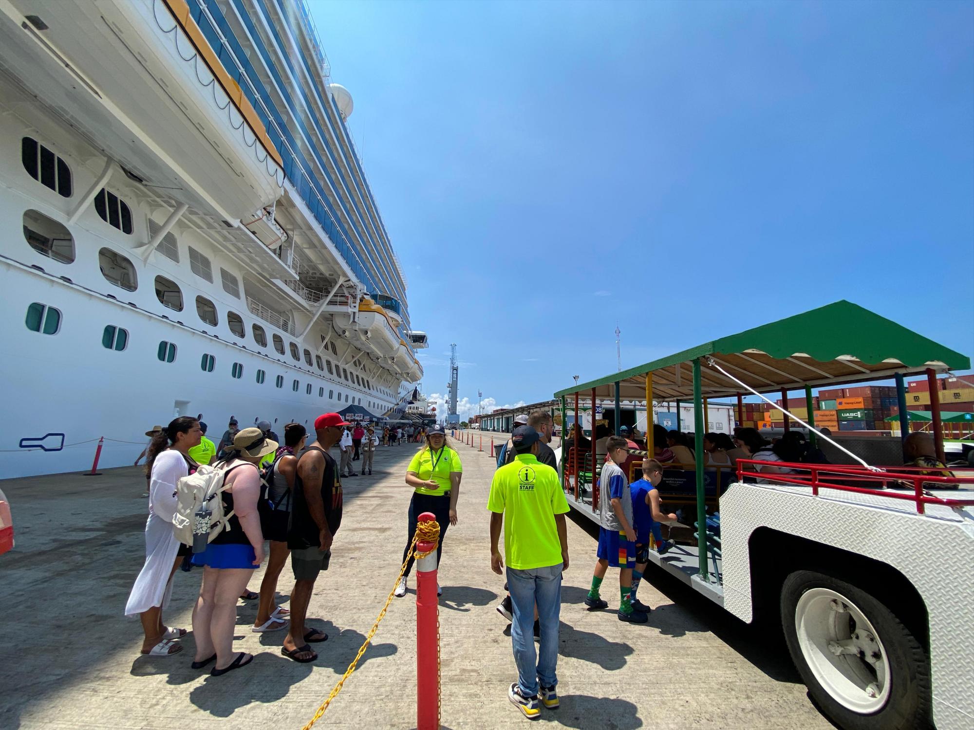 $!Cierra agosto con la visita de de 272 mil 740 turistas de cruceros en Mazatlán