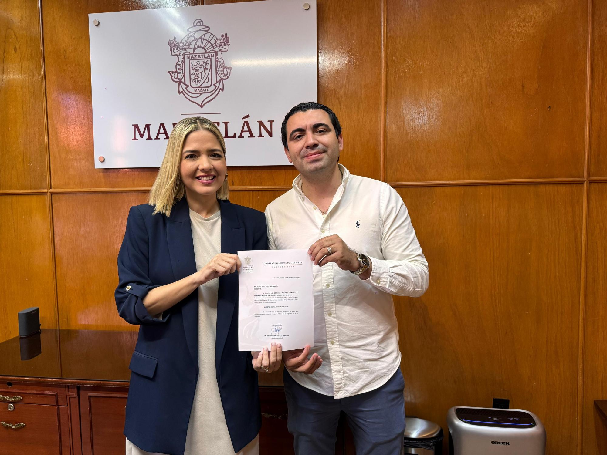 $!Estrella Palacios toma protesta a los nuevos titulares de cinco áreas del Gobierno de Mazatlán