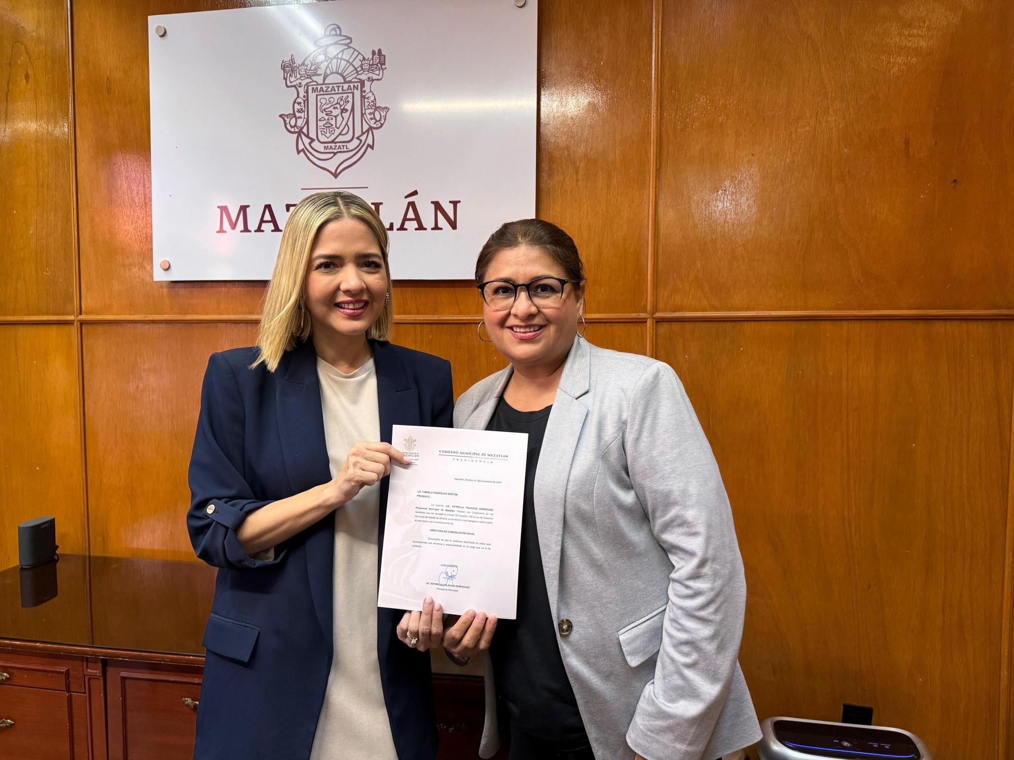 $!Estrella Palacios toma protesta a los nuevos titulares de cinco áreas del Gobierno de Mazatlán