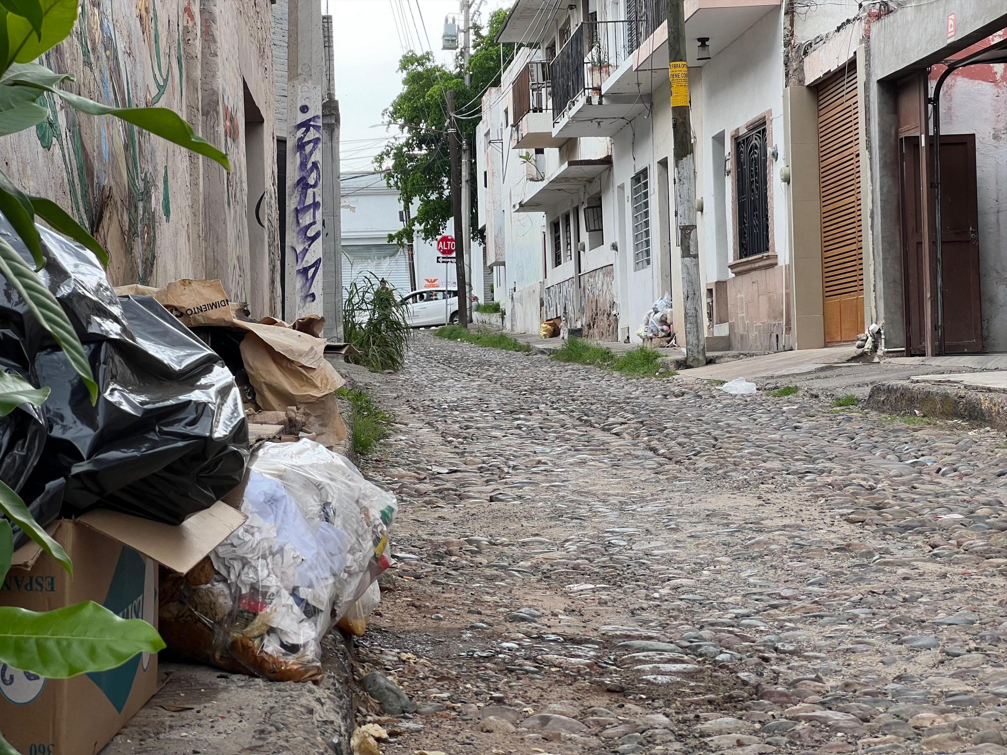 $!En colonias de Culiacán no han recolectado la basura, denuncian vecinos, tras jornada violenta