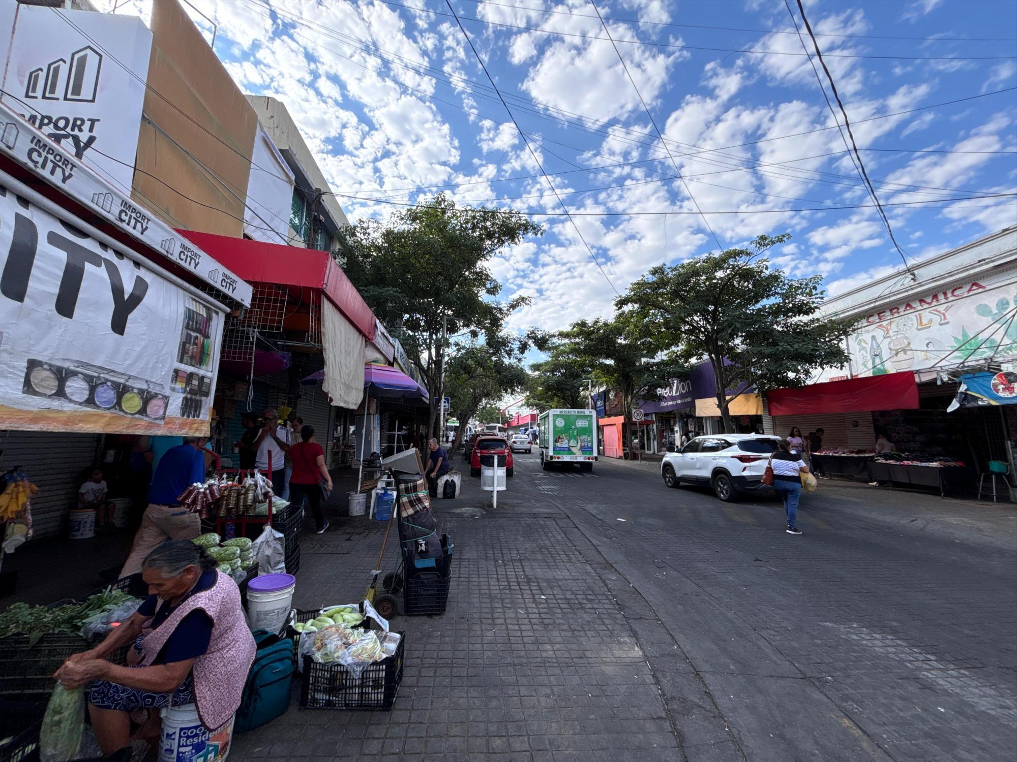 $!Abren con normalidad comercios del centro de Culiacán, tras noche violenta