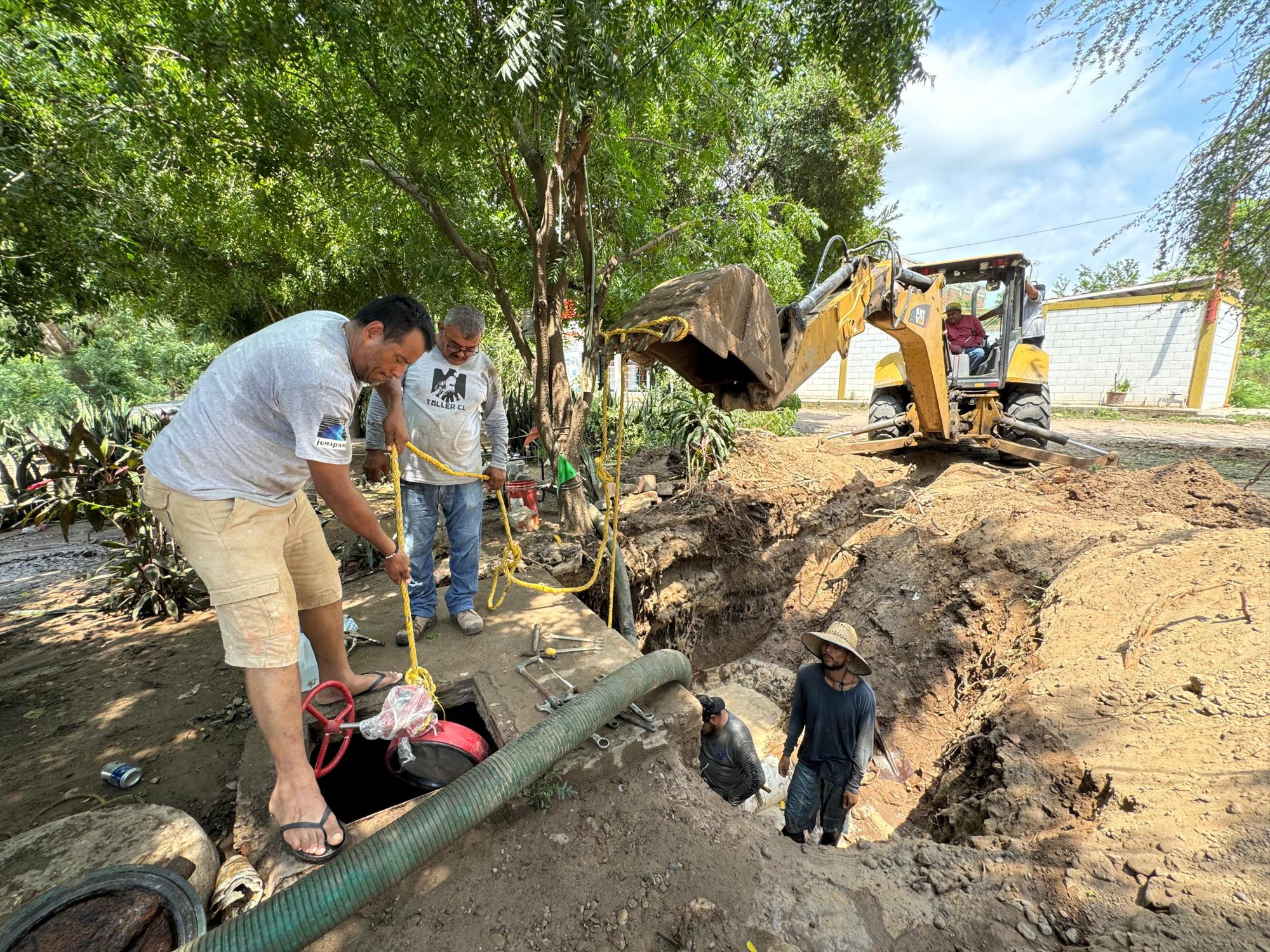 $!Cumple Villa Unión dos días sin servicio de agua potable; caudal del Presidio se llevó tubería