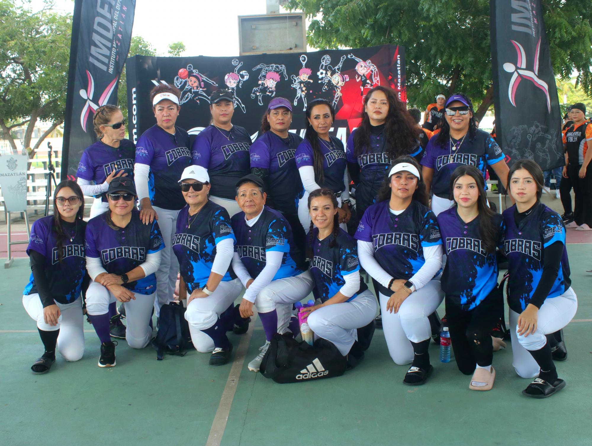 $!Vuelve el Slow Pitch y su espectáculo a Mazatlán