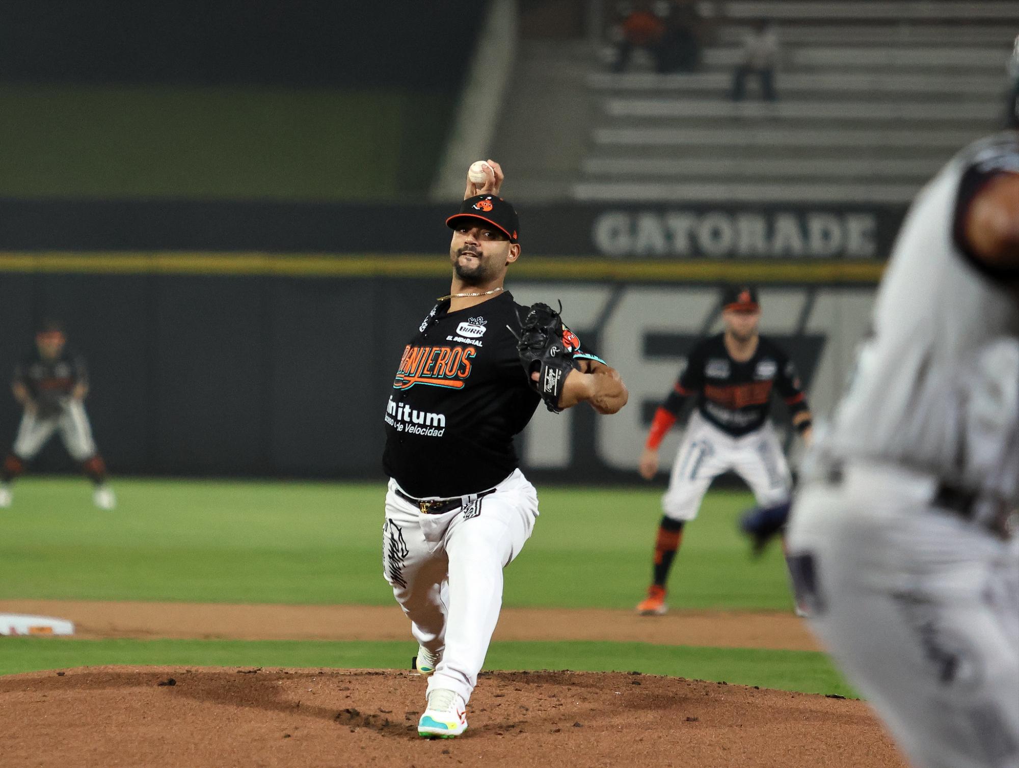 $!Con poder ofensivo Naranjeros asegura la serie ante Sultanes