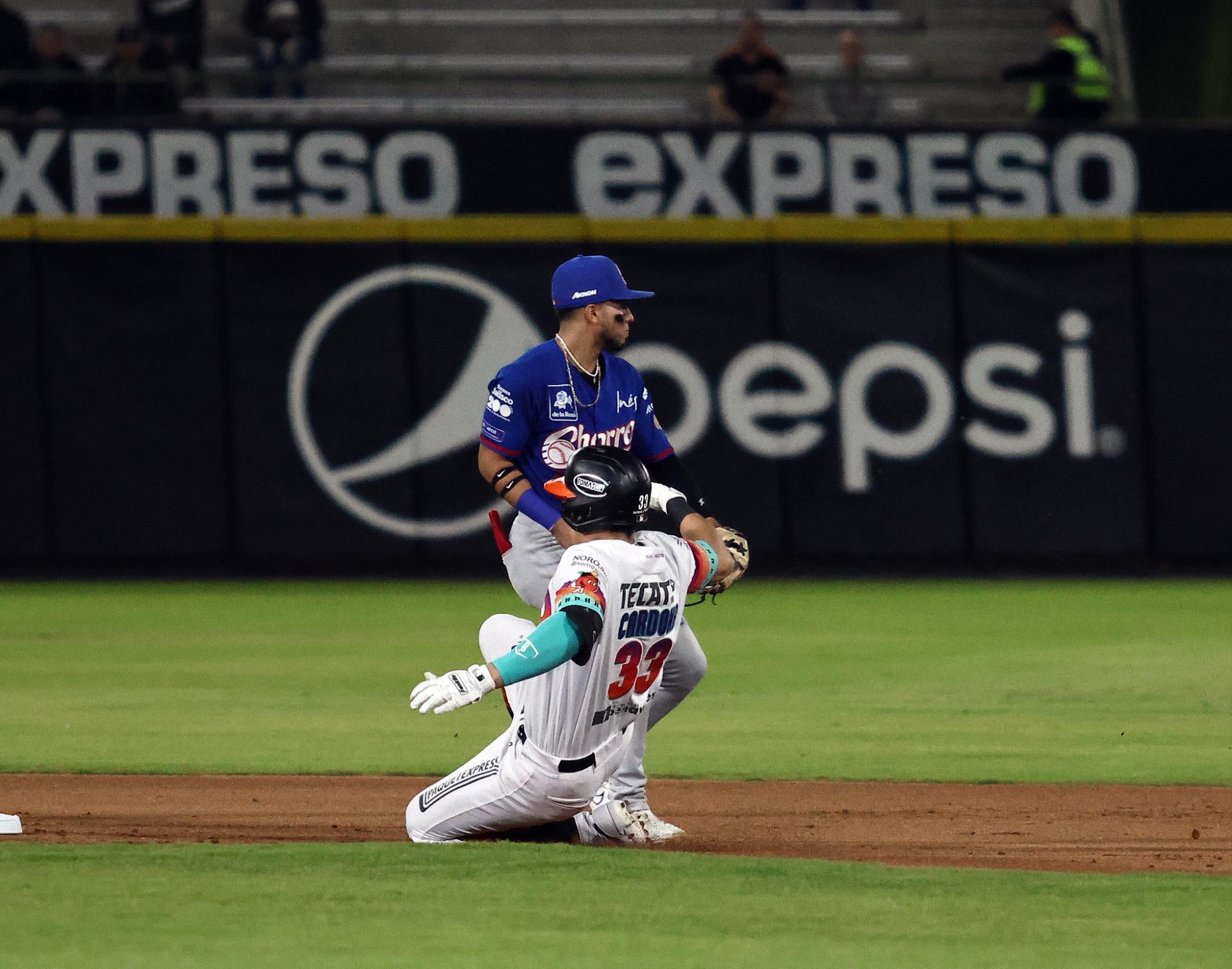 $!Gran regreso de Naranjeros para igualar la serie ante Charros