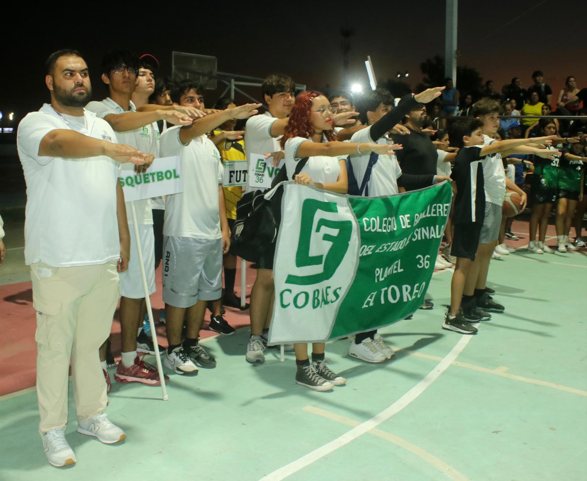 $!Prenden la llama de la Olimpiada Deportiva Estudiantil, en Mazatlán