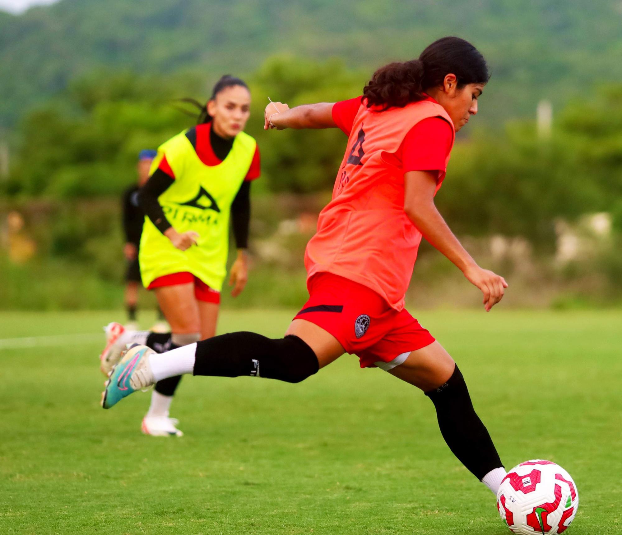 $!Cañoneras inauguran torneo en casa frente a La Máquina