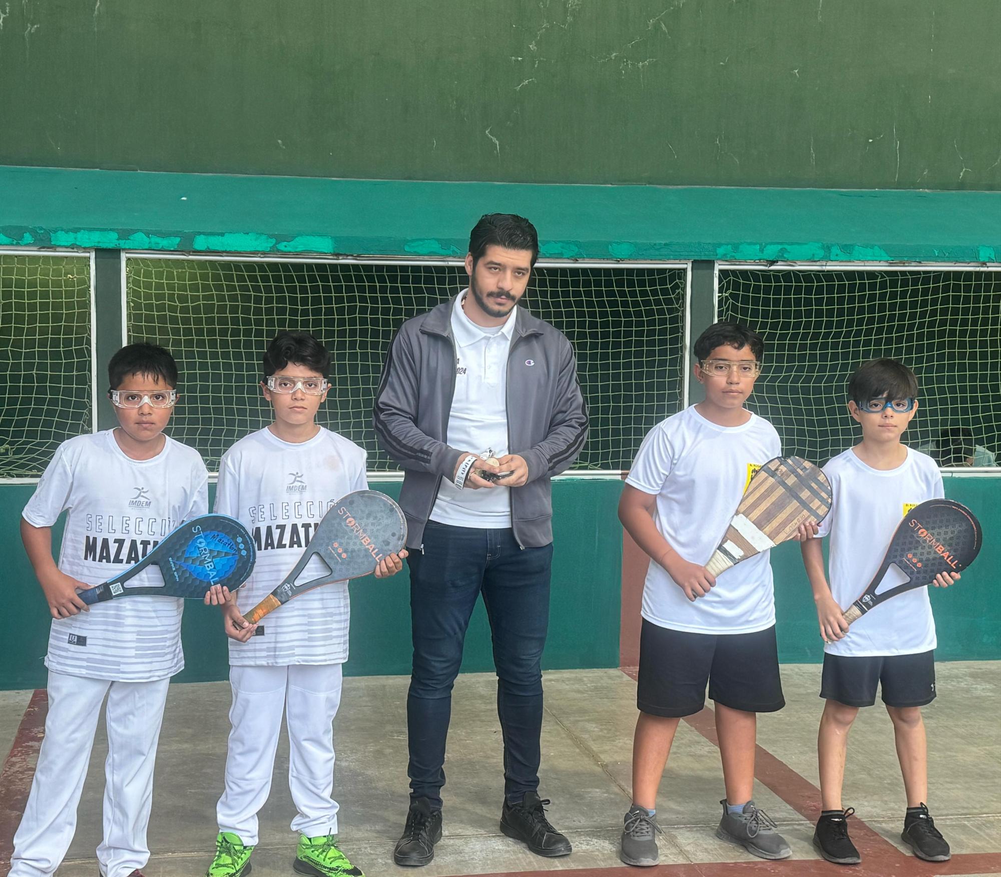 $!Va la Selección de Frontenis de Mazatlán por el oro en trinquete con pelota de goma