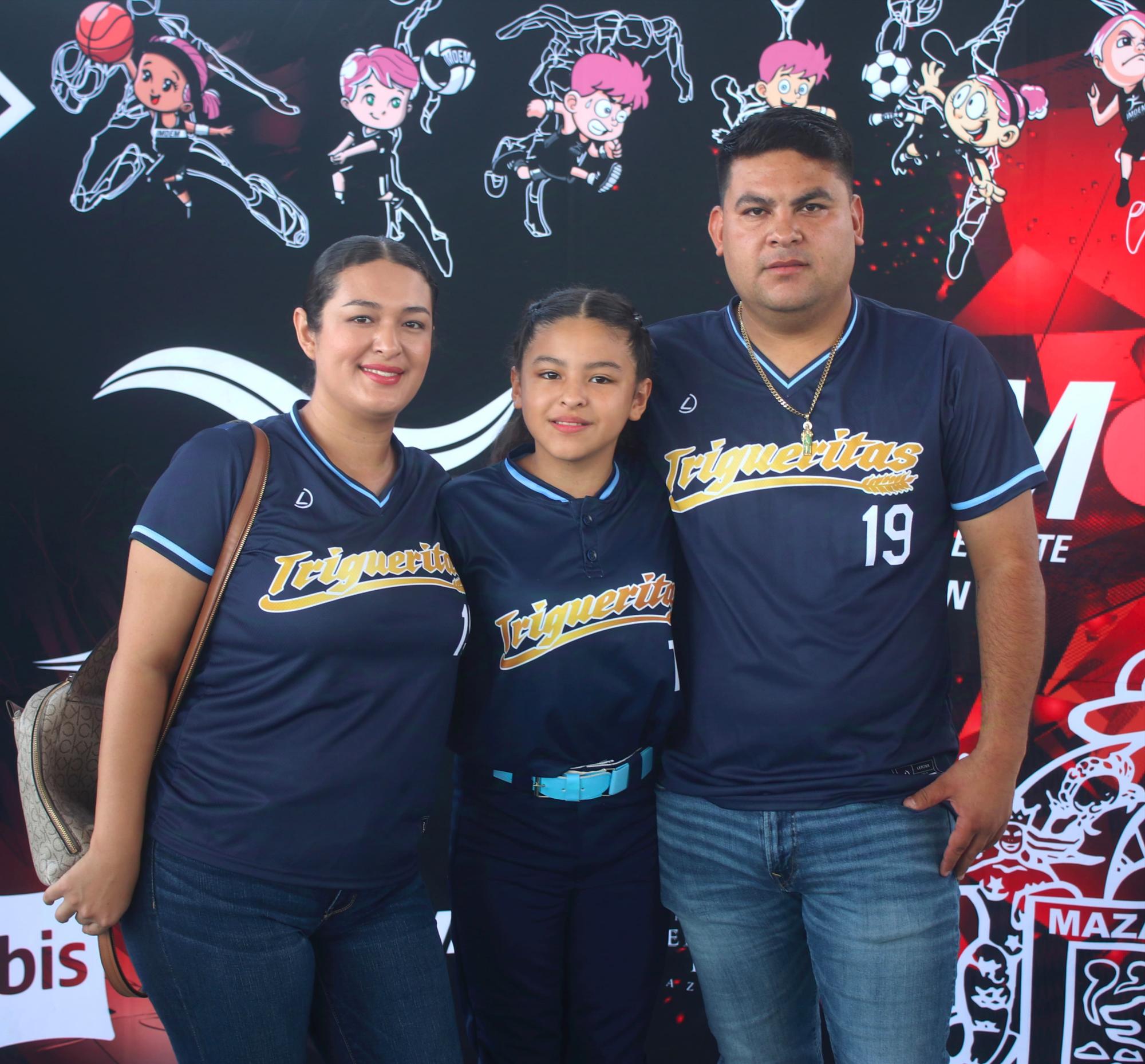 $!Vuelve el Slow Pitch y su espectáculo a Mazatlán