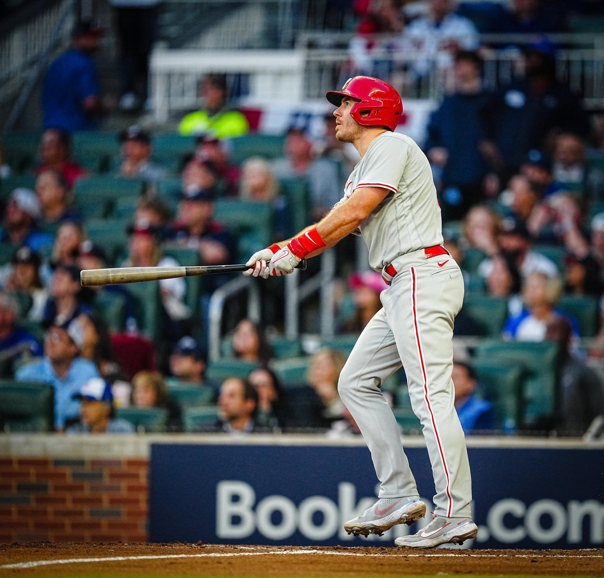 $!Bravos remontan con jonrón para vencer a Filis y empatan su Serie Divisional de la Nacional