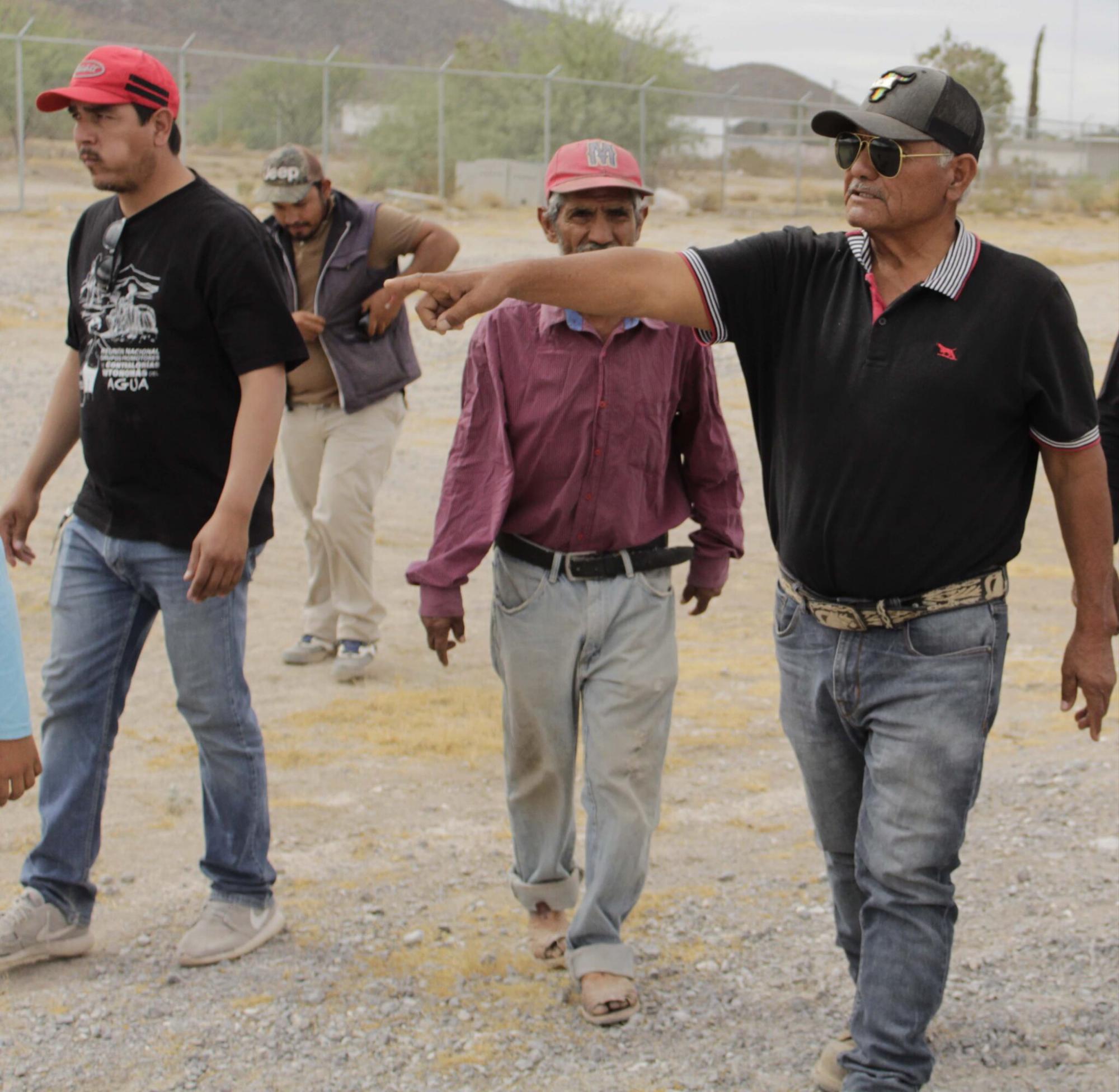 $!Bernardino Ochoa, uno de los líderes del movimiento, explica que la planta de cianuro se iba a construir en un terreno de 25 hectáreas.