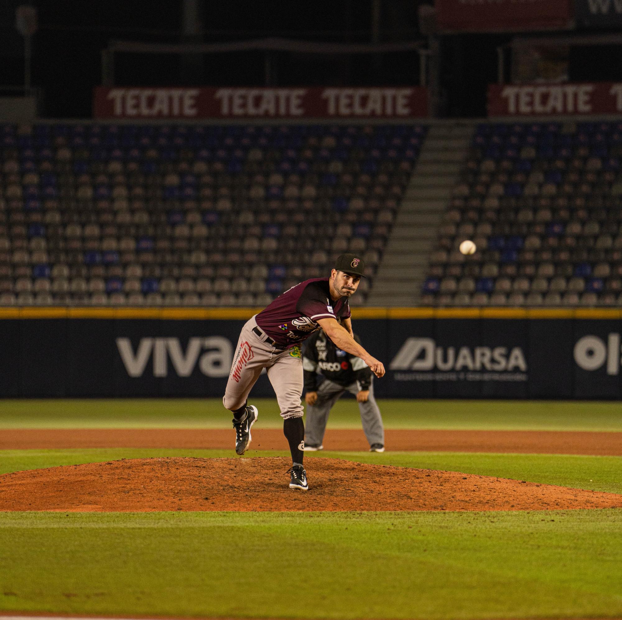 $!Tomateros de Culiacán divide honores con Sultanes