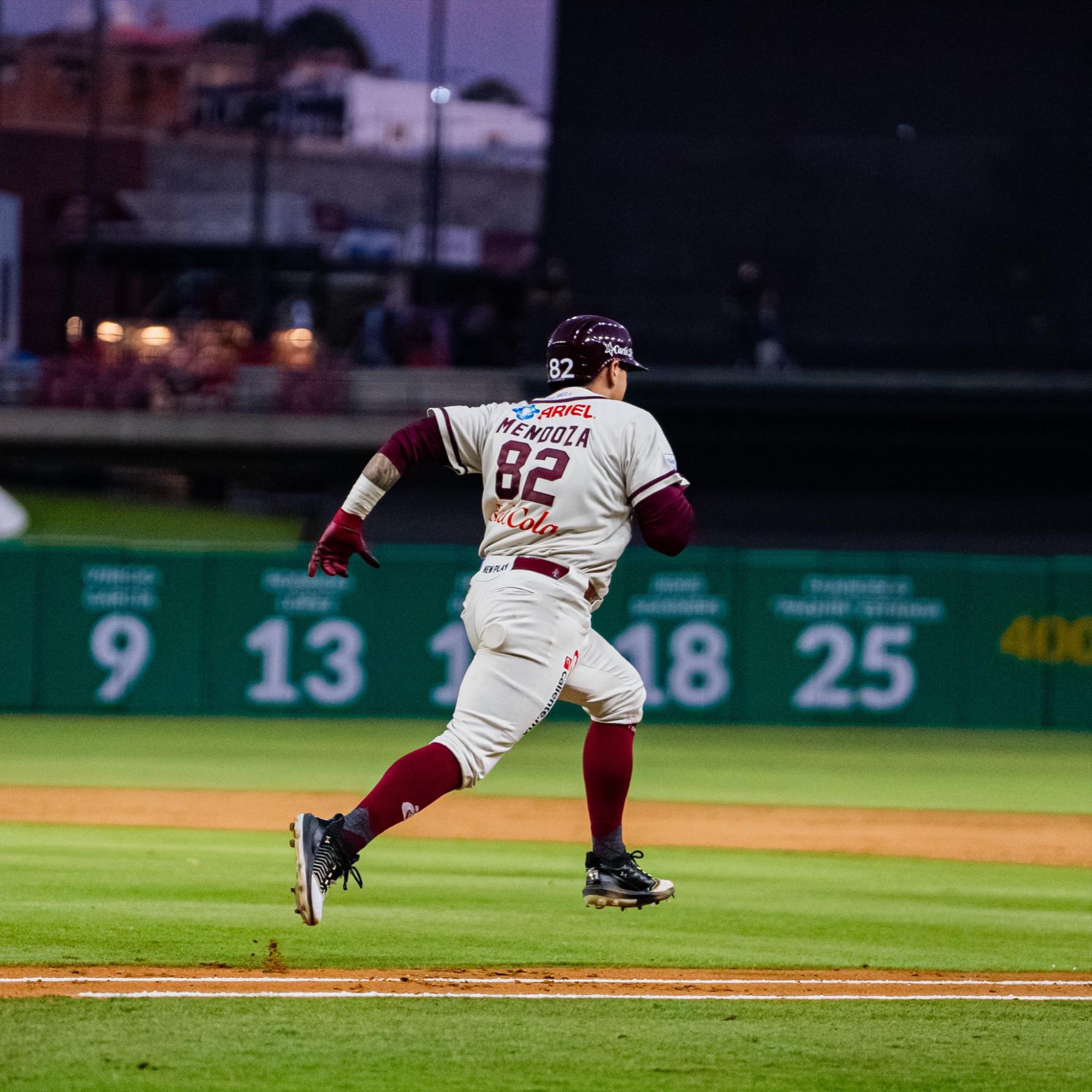 $!Grand slam de Esteban Quiroz da serie a Tomateros