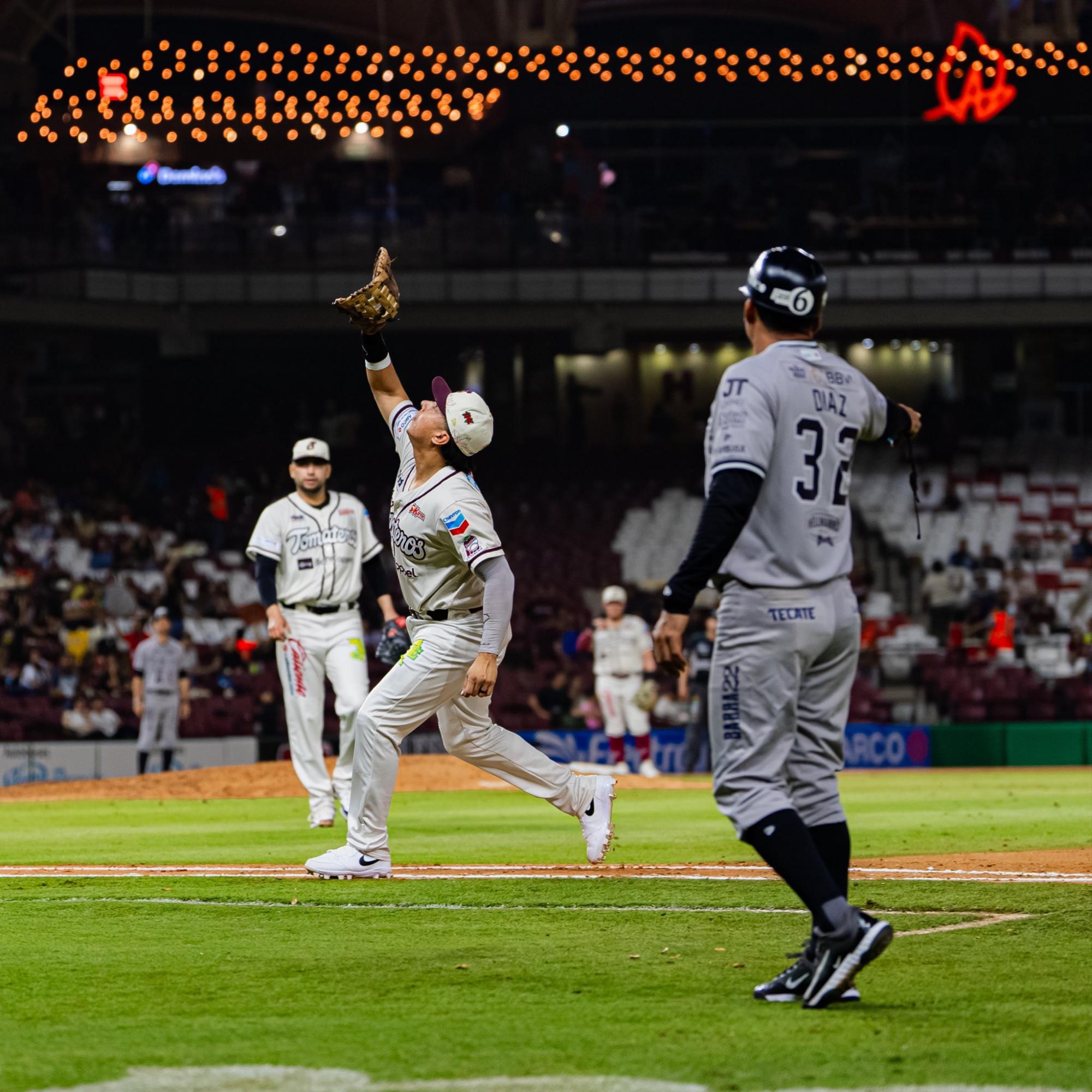 $!Grand slam de Esteban Quiroz da serie a Tomateros