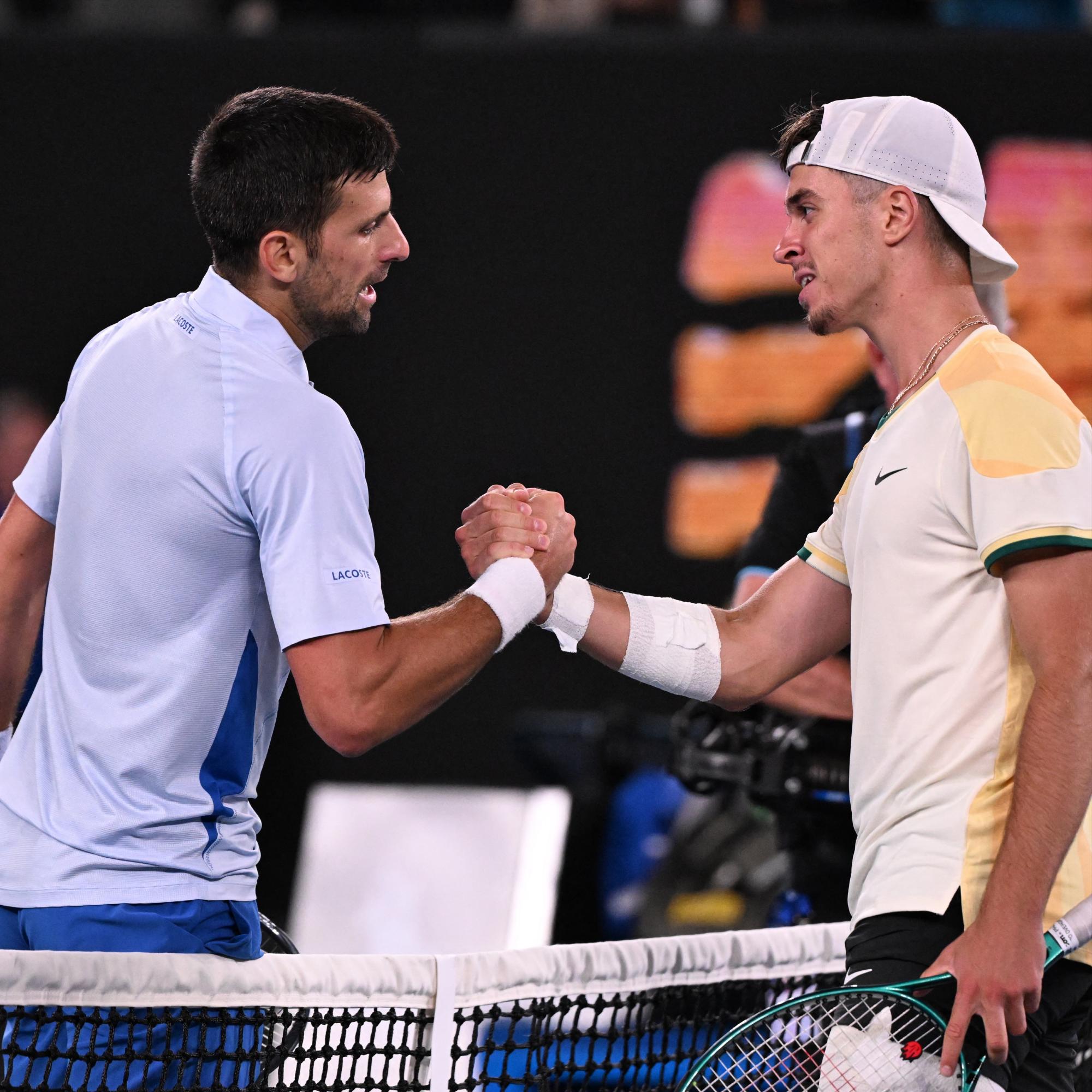 $!Djokovic sobrevive a Prizmic en su estreno más salvaje de Grand Slam