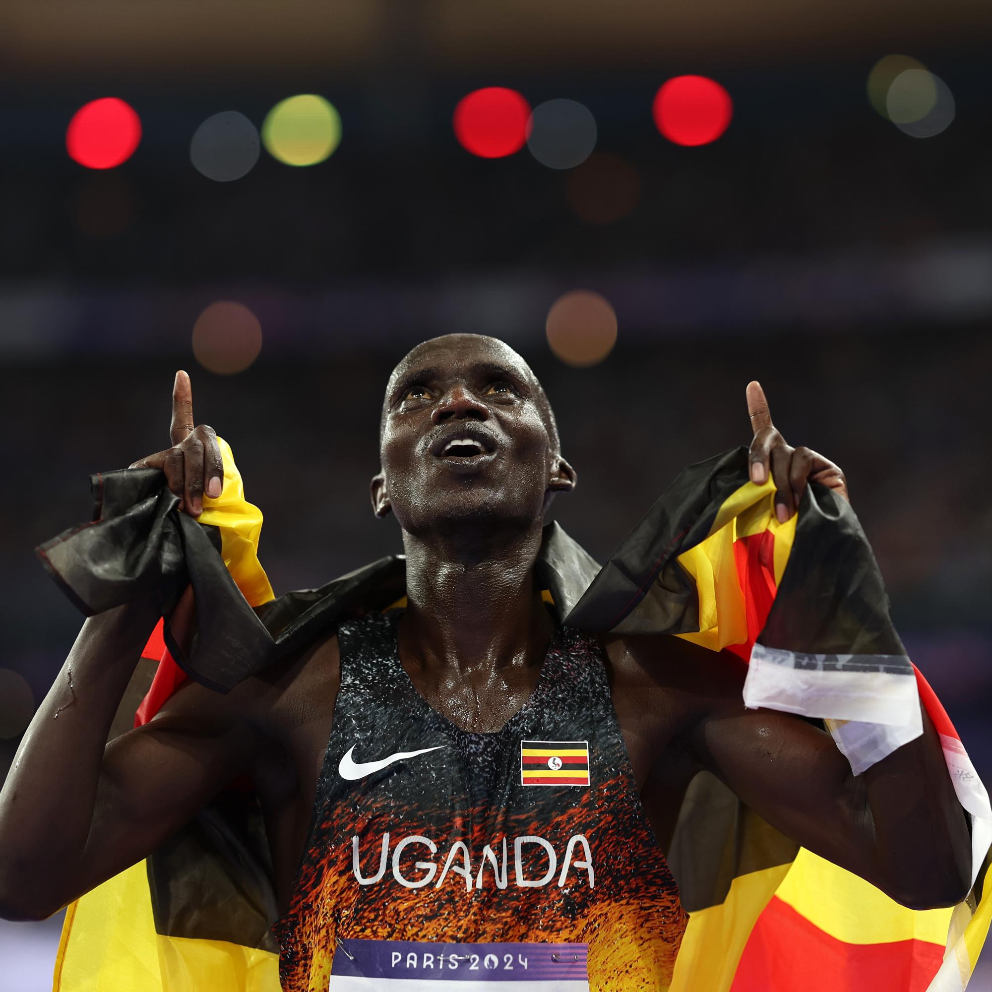 $!Joshua Cheptegei obtiene el oro en los 10 mil metros en París 2024