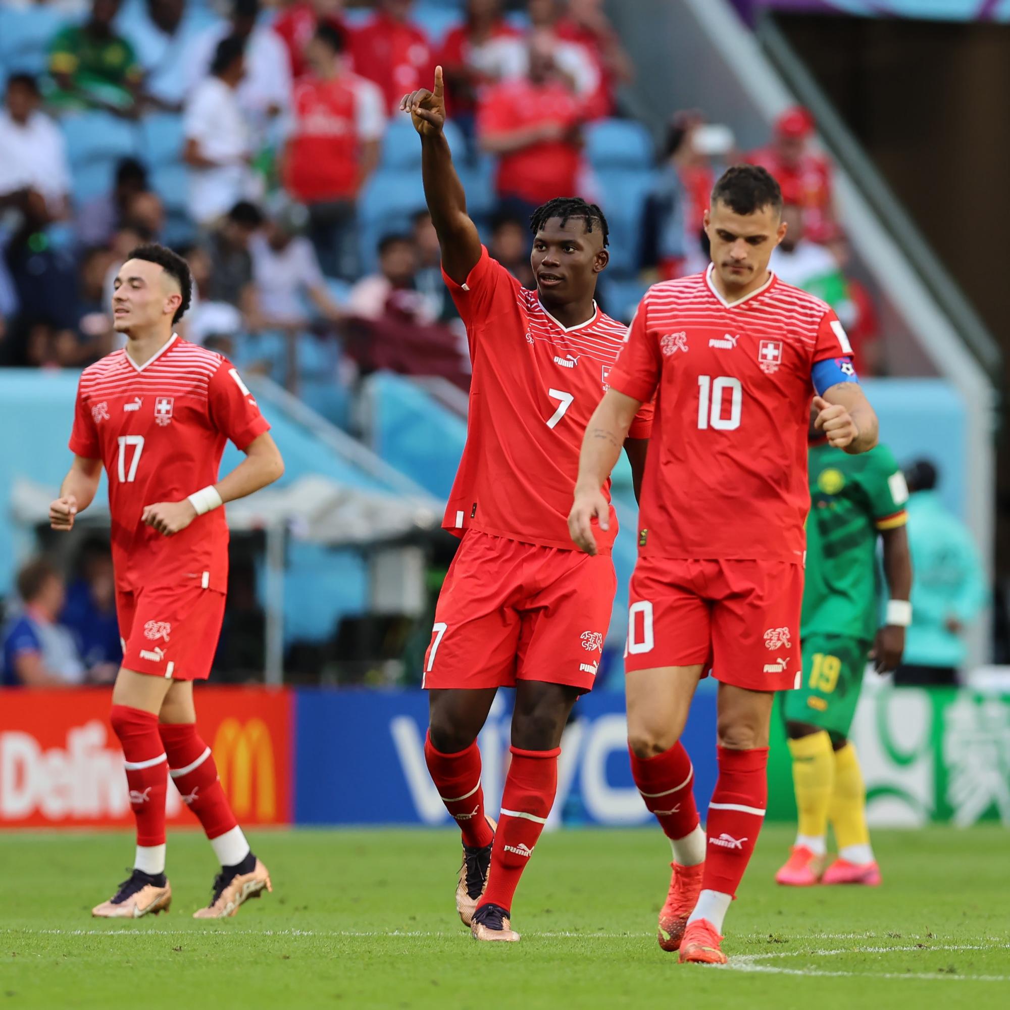 $!Embolo no festeja el gol que da el triunfo a Suiza ante Camerún (VIDEO)