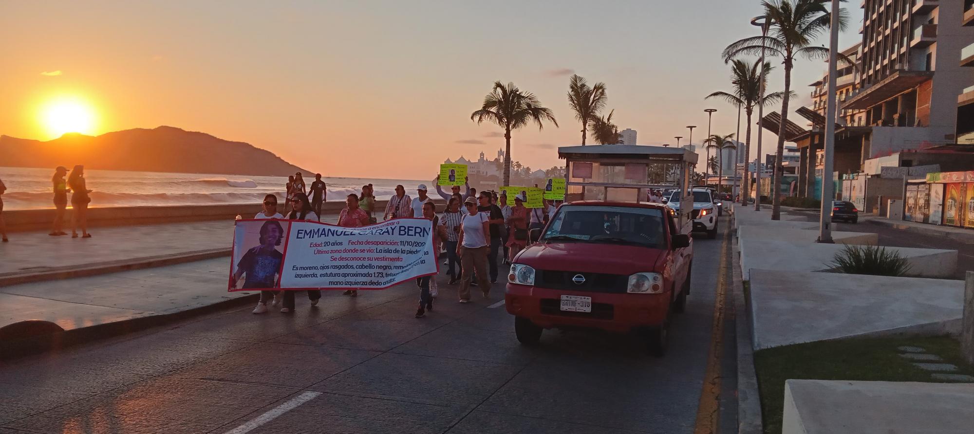 $!¡Gobernador, a Emmanuel lo queremos vivo!, claman familiares y amigos del joven de Concordia desaparecido en Mazatlán