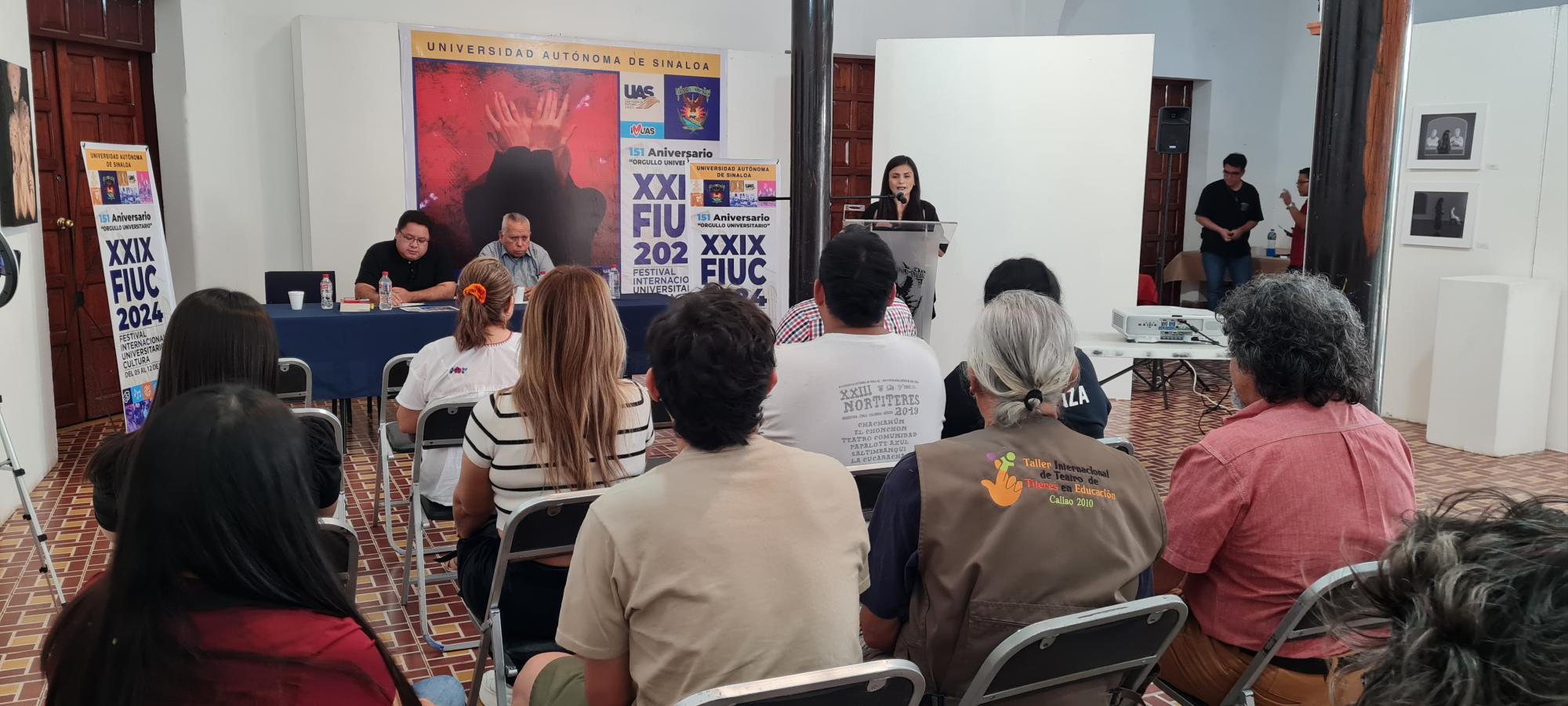 $!La charla se llevó a cabo en la Casa de la Cultura de la UAS.