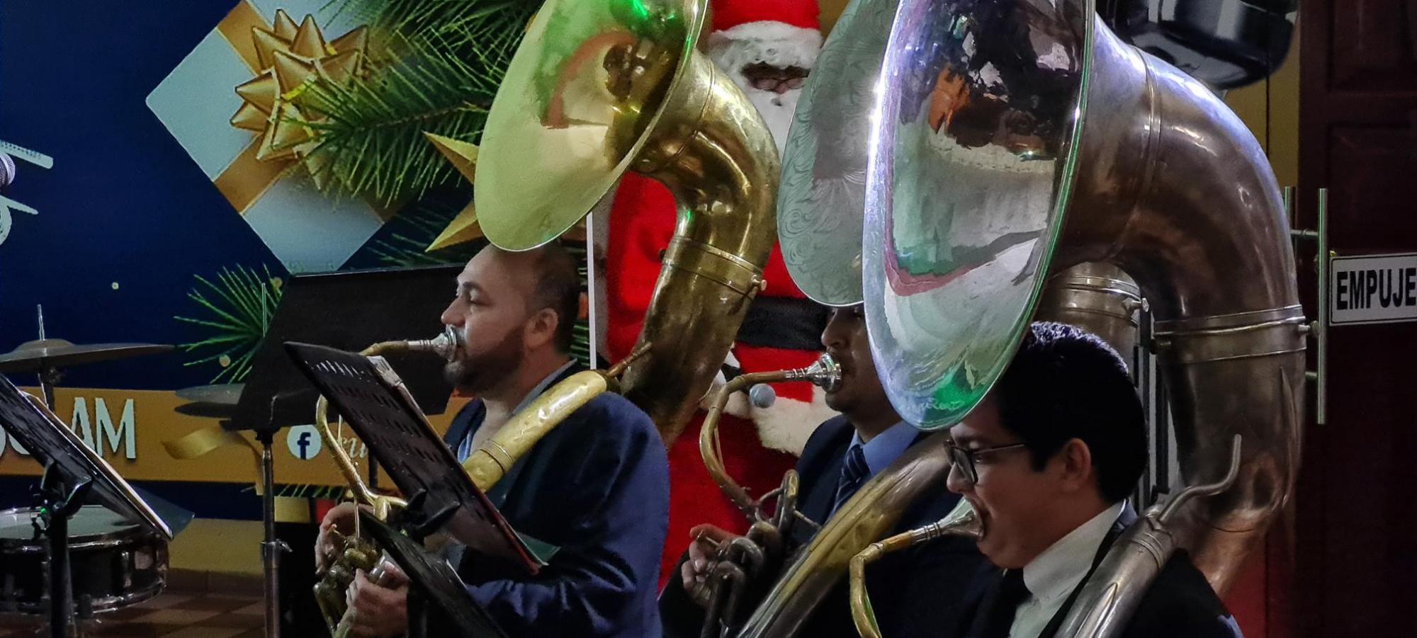 $!Ofrece concierto navideño la Banda Sinfónica de la UAS