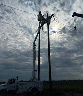 $!Reporta CFE daños por lluvias en Sinaloa y Sonora; se ha restablecido al 71% de los afectados