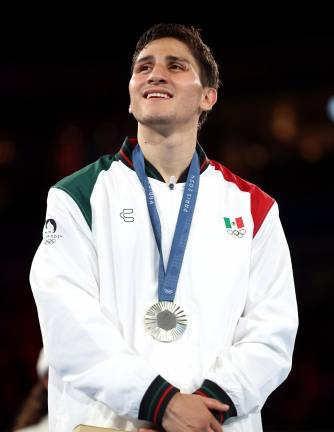 Marco Verde luce su medalla de plata.