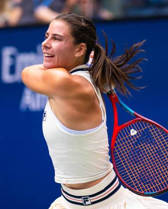 Emma Navarro derrota a la campeona Coco Gauff en el US Open y avanza a cuartos de final