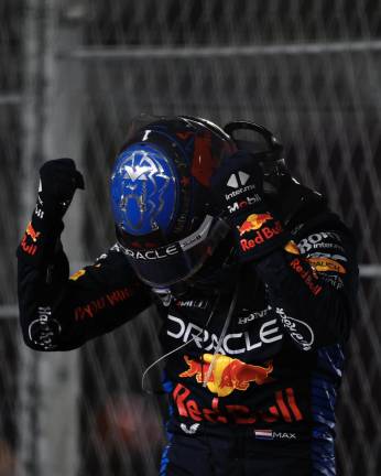 Verstappen se corona campeón por cuarta vez; Checo Pérez brilla con remontada en Las Vegas