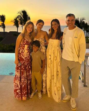 Jessica Alba con su familia en Puerto Vallarta.