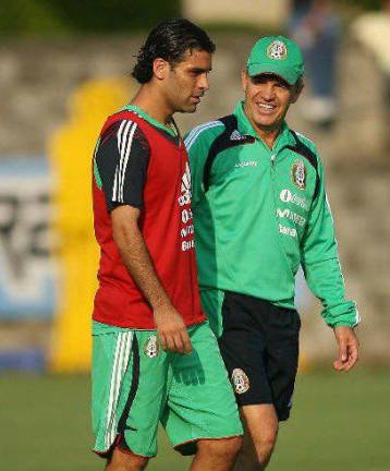 Rafa Márquez tiene buena relación con Javier Aguirre.