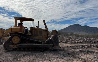 El departamento de Servicios Públicos Municipales de Rosario realiza las labores de limpieza del Basurón.