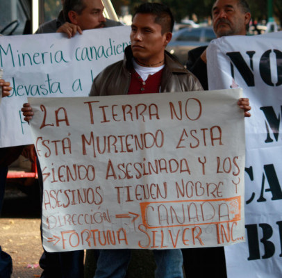 Manifestantes exigen, en San José del Progreso, Oaxaca, la salida de empresa minera canadiense