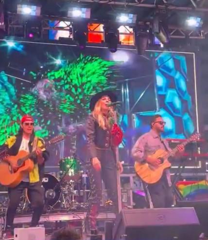 $!Encabeza Belinda fiesta mexicana en el Time Square, en Nueva York