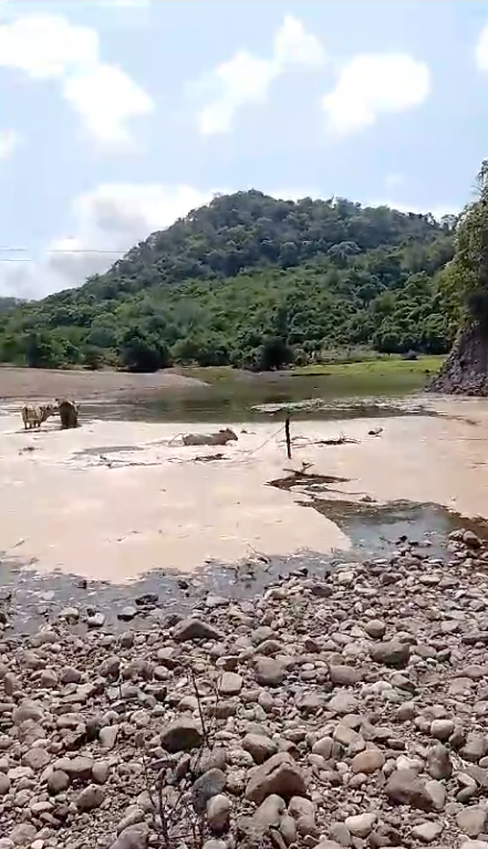 $!Reclaman en El Trébol II, en Escuinapa, solución a la falta de agua