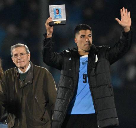 Luis Suárez se despide de la Celeste con empate sin goles ante Paraguay