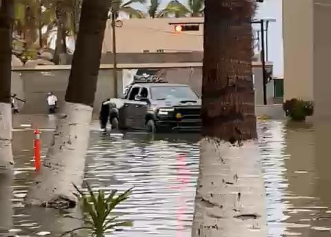 $!Inundación en Conapesca es por falta de presión de la bomba: Alcalde de Mazatlán