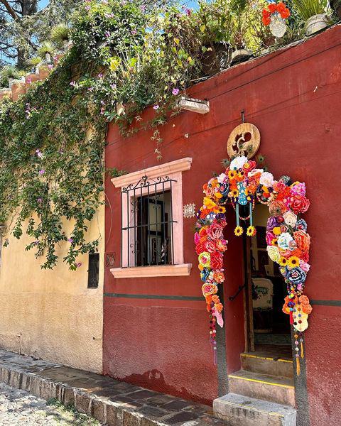 $!Presume Lily Collins su paseo por San Miguel Allende