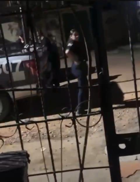 $!Policías de Mazatlán lo vuelven a hacer: circula otro video donde golpean a ciudadano