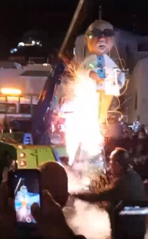 $!Piden de nuevo a ‘El Químico’ en la Quema de Mal Humor en el Carnaval de Mazatlán