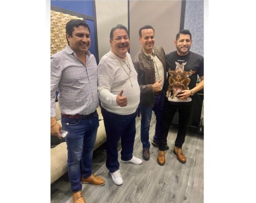 Graba José Joel con Julio Preciado, Pancho Barraza y Julión Álvarez en Mazatlán