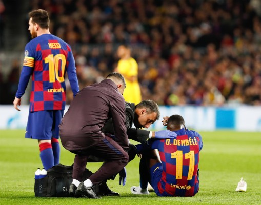 Ousmane Dembélé se lesiona en la Champions League.