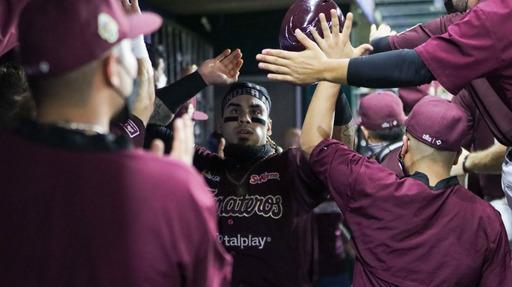 $!Tomateros de Culiacán toma oxígeno en la Serie Final de la LMP, tras vencer a Charros de Jalisco