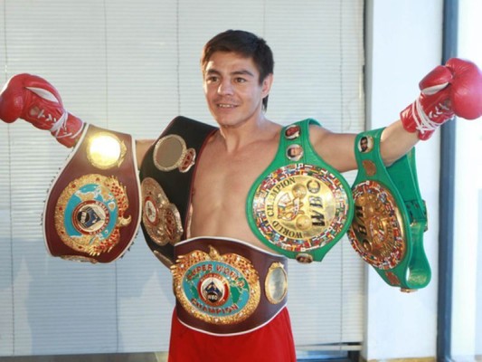 Jorge Arce es el único mexicano con 5 títulos en diferentes categorías. (Foto: Twitter @boxingscene)