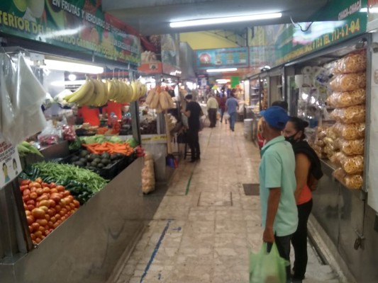 Locatarios del Mercado Garmendia en Culiacán esperan repunte de ventas