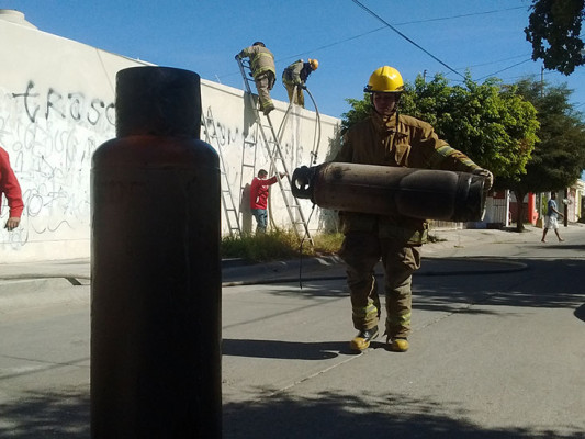 "Flamazo En Tanque De Gas Causa Incendio"