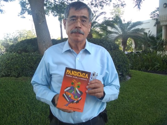 Presenta Óscar Loza Ochoa su libro 'Pandemia'